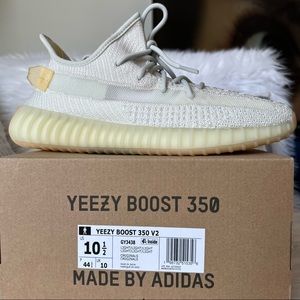 NWT YEEZY X ADIDAS BOOST V2 Mens Size 10.5